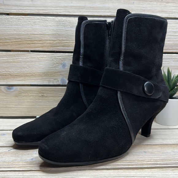 Aerosoles Suede Upper Booties Size 7 1/2M - Picture 6 of 9
